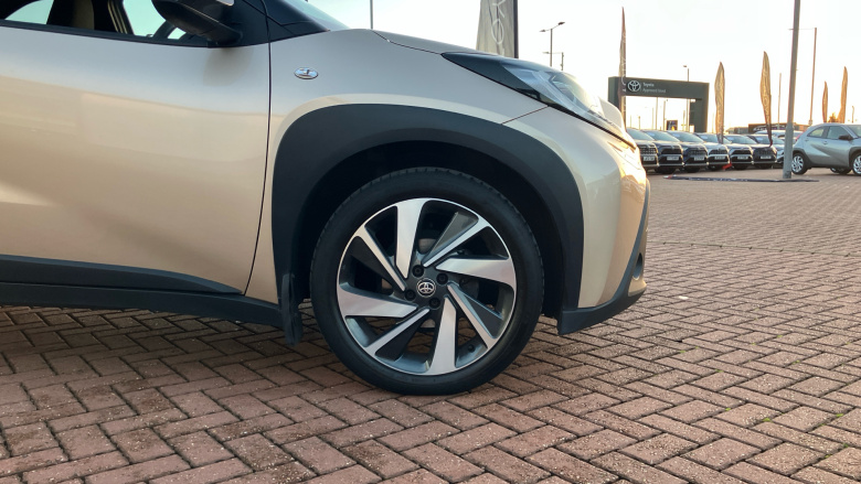 Toyota Aygo X 1.0 VVT-i Edge 5dr Petrol Hatchback